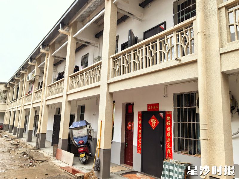 浦沅宿舍2号栋危旧改加固顺利通过验收，居民陆续搬入新居。均为街道供图