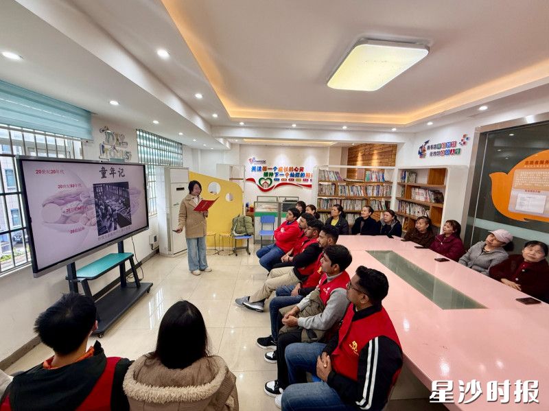 “㮾读者”黄澳格开展非遗宣讲。均为赵佳慧 摄