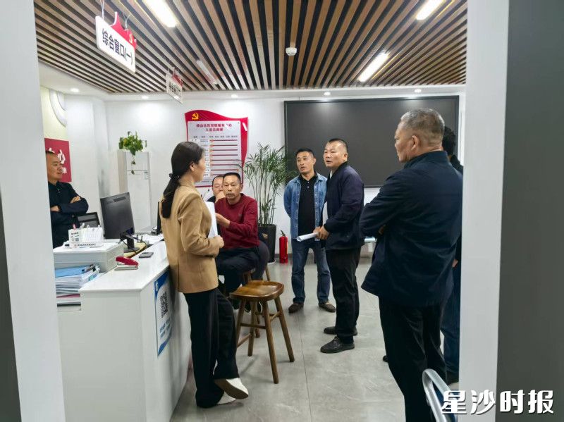 流动党支部议事现场。黄花镇供图