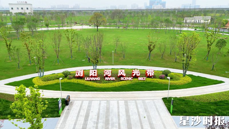 长沙自贸会展区敢胜垸浏阳河风光带（劳动东路-榨山港段）基本建设完成。均为胡宇韬 摄