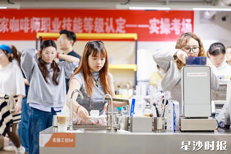 学员张格在进行现场实操。