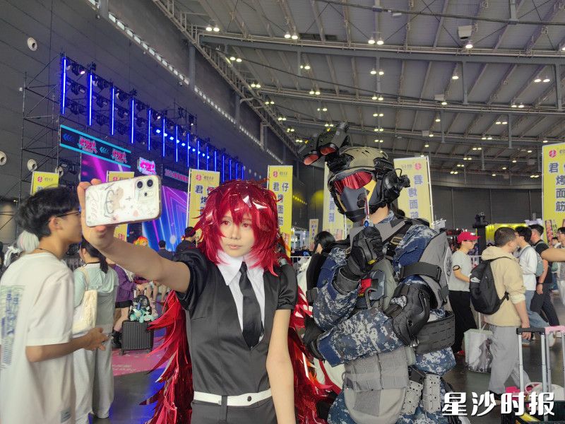 长沙国际会展中心内人声鼎沸、次元氛围拉满。均为李丹 摄 长沙国际会展中心内人声鼎沸、次元氛围拉满。均为李丹 摄