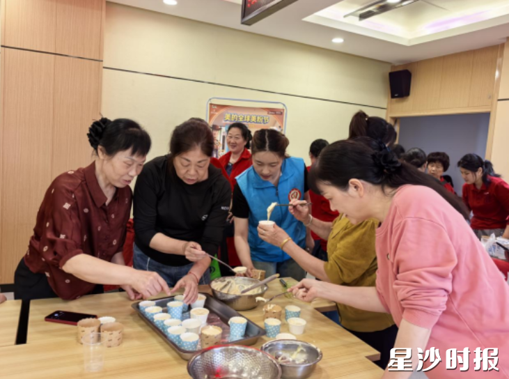 阳高社区烘焙现场。