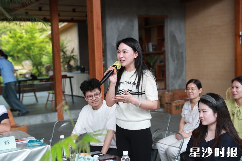 自由交流环节,大家围绕“选题怎么找、标题怎么写、流量怎么稳、变现怎么走”抛出一个个实际问题。