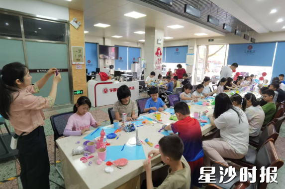 土岭社区“六一”活动现场。社区供图 土岭社区“六一”活动现场。社区供图