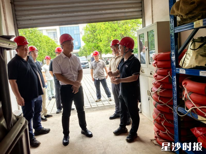 检查组在城南污水处理厂开展安全生产检查。长沙县住房和城乡建设局供图 检查组在城南污水处理厂开展安全生产检查。长沙县住房和城乡建设局供图