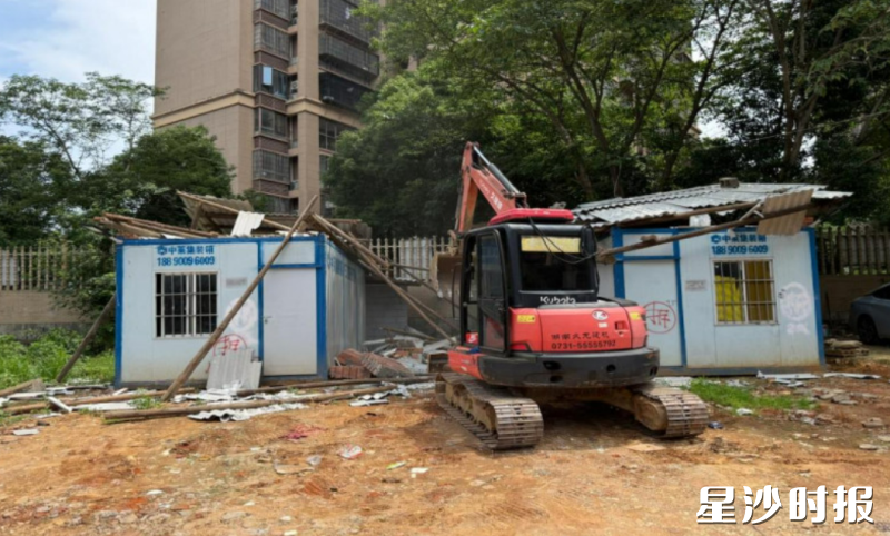 接驾岭社区新增违建拆除现场。均为黄兴镇供图