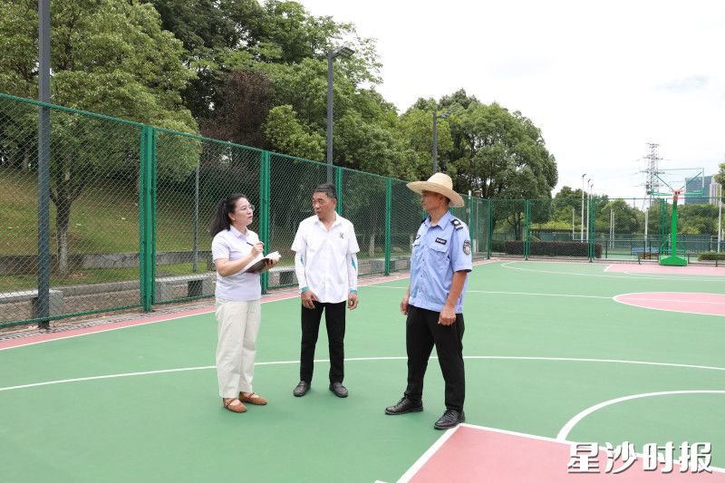 滕晖在星沙生态公园调研中,了解提案落地情况。 滕晖在星沙生态公园调研中,了解提案落地情况。