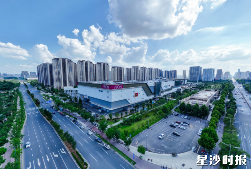 图为星沙城区的蓝天白云。均为章帝 摄
