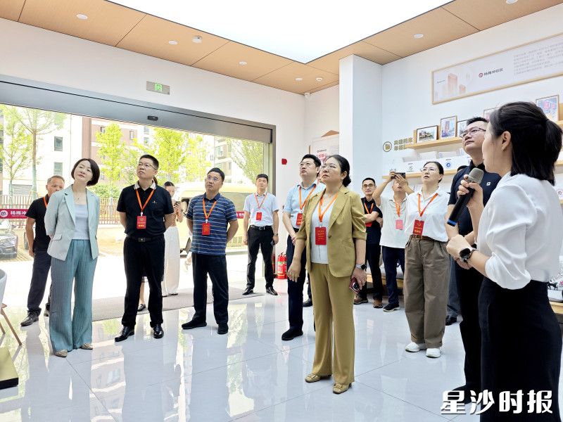 图为视察现场。杨源 摄