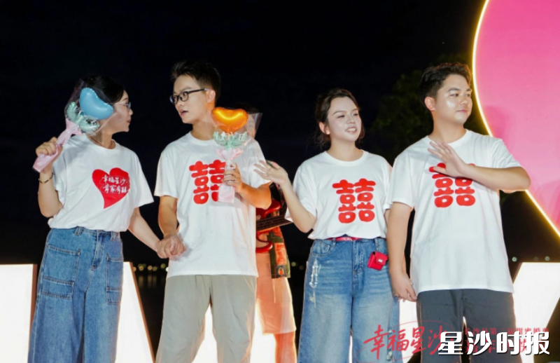 多对新人现场共度一段美好时光。 多对新人现场共度一段美好时光。