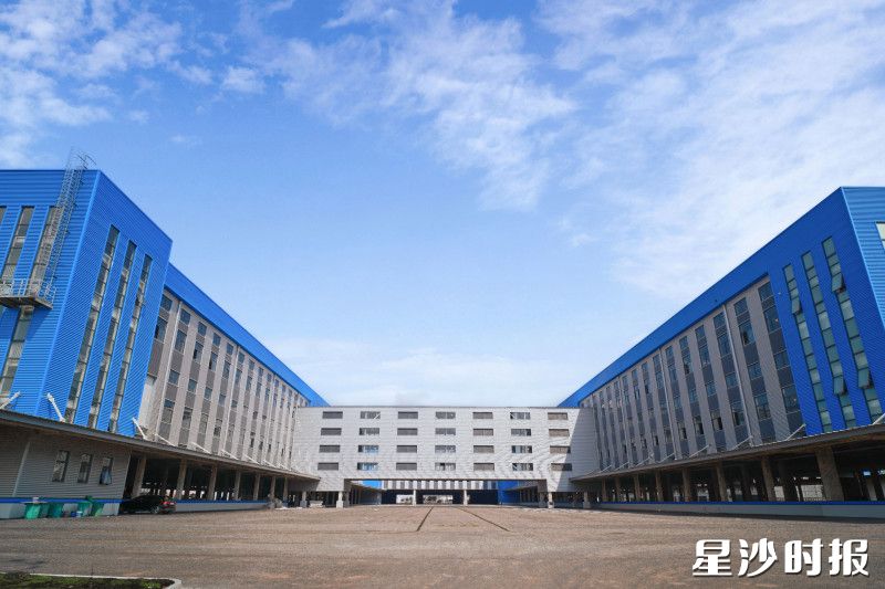 中通跨境智能物流产业园主体。均为柳峥 摄