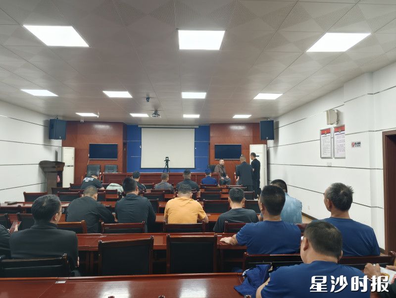 理论宣讲现场。 理论宣讲现场。