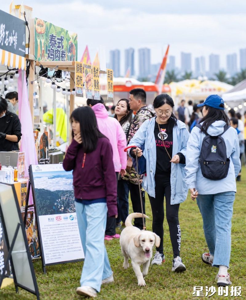 国庆节,第二届星沙——非洲咖啡嘉年华活动现场。除署名外,均为宋彬彬 摄 国庆节,第二届星沙——非洲咖啡嘉年华活动现场。除署名外,均为宋彬彬 摄
