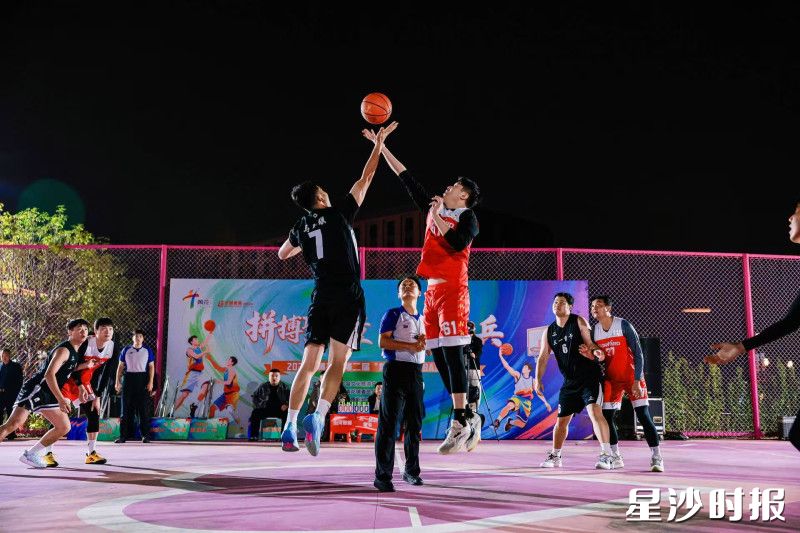 “繁花杯”村BA篮球赛现场。均为黄花镇供图 “繁花杯”村BA篮球赛现场。均为黄花镇供图