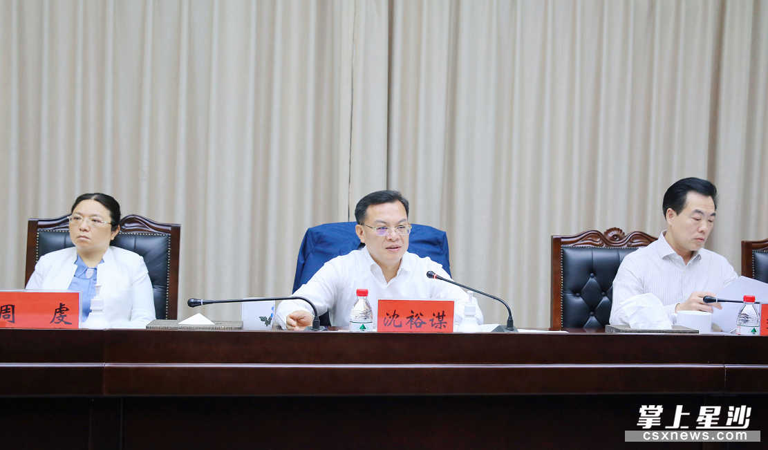 全县上下要牢固树立"经济工作项目为王""稳投资就是稳增长"的工作导向