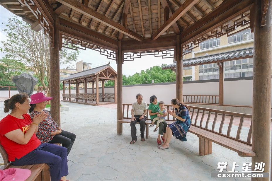 图为改造后的原长沙县交通局汽车队灰埠社区宿舍房小区。章帝 摄