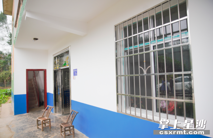 果园镇金江新村吴其强房屋修缮前后。