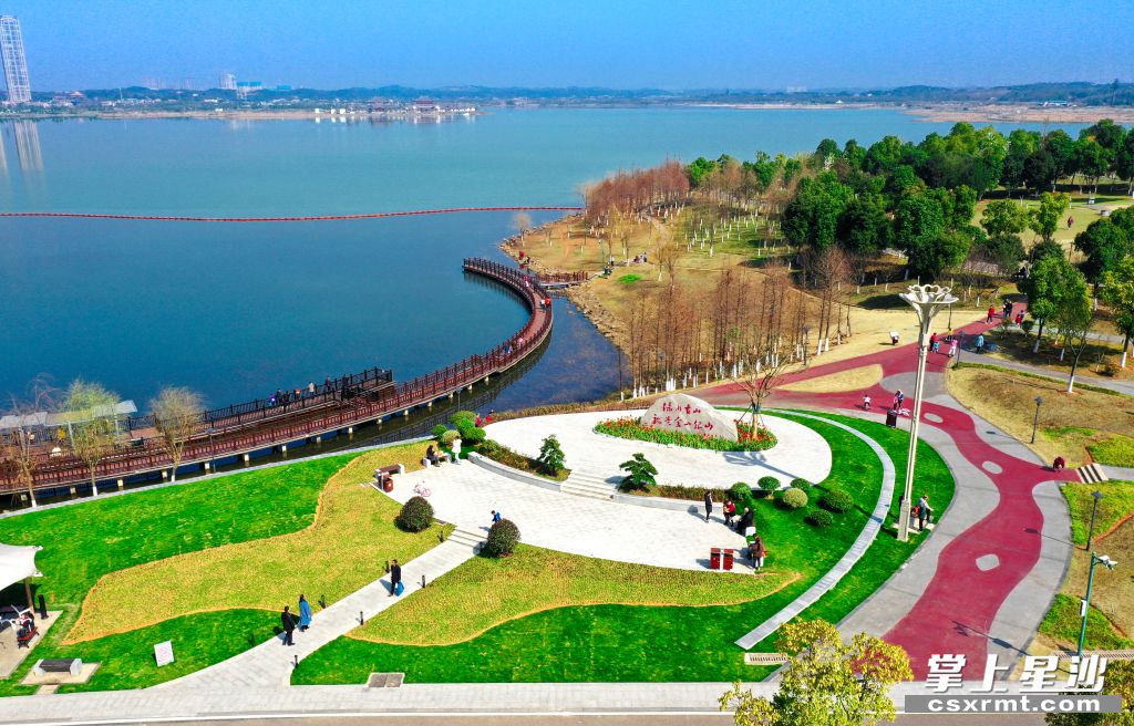 组图松雅湖畔梅花开赏花打卡正当时