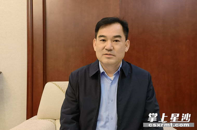 长沙县城市管理局党组书记、局长沈建民。