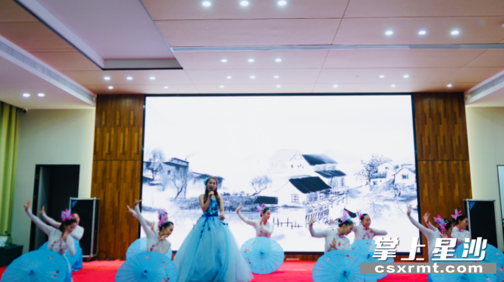 歌舞表演《龙文》。