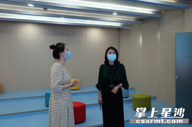 邱友梅在长沙县融媒体中心实地了解情况.李丹 摄