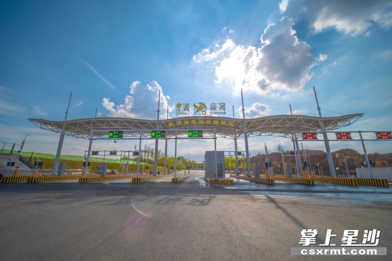 黄花综保区将有效促进与长沙黄花国际机场的区港联动，实现优势互补，进一步撬动临空经济的加快崛起。章帝 摄