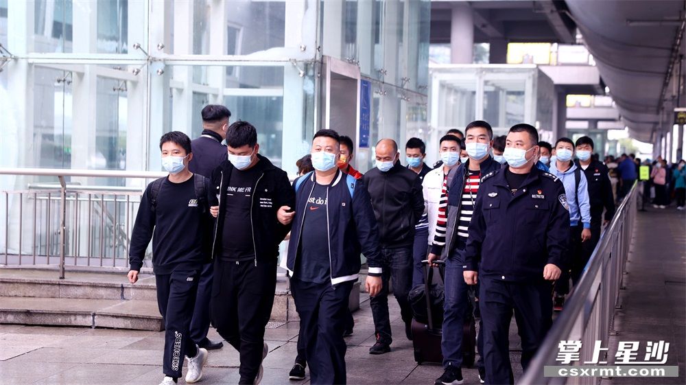 长沙县一居民网贷被骗22万警方跨省追捕抓获6名涉电诈嫌疑人