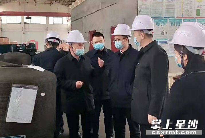 工信局对企业进行“点对点服务”，了解企业需求。