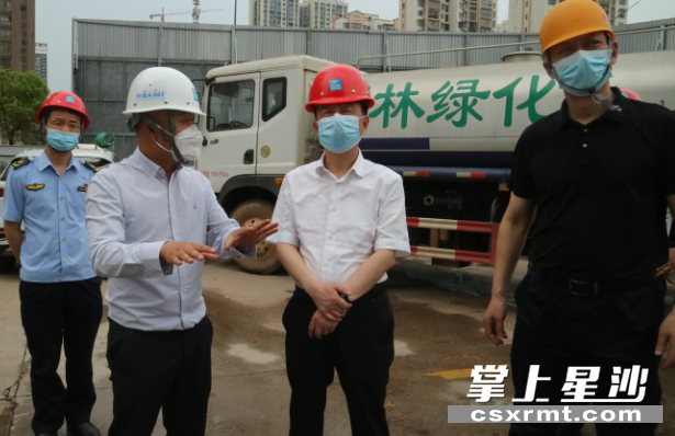 彭正球在三一云谷项目现场了解项目建设情况.罗展 摄