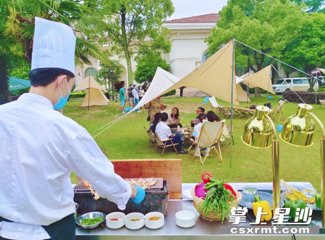 松雅湖畔，体验一场城市精致露营。均为 章帝 摄