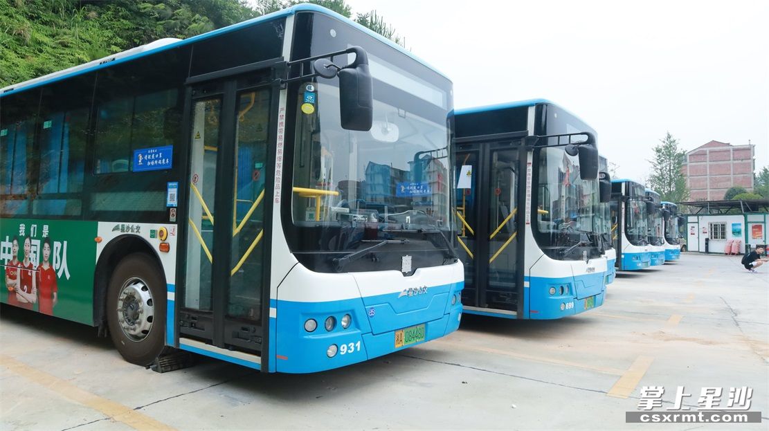 桥湾站新建的城乡公交停车坪,为群众出行带来了便利,也提质了集镇风貌