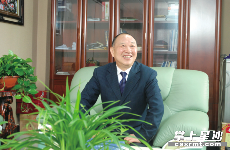 图为罗建文工作照。受访者供图