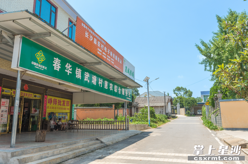 长沙县160家电商服务站电商服务站均悬挂“星城供销”字样。