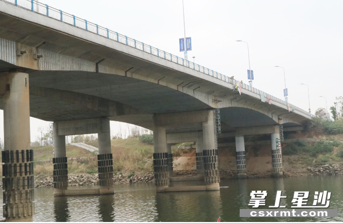 图为浏阳河黄兴大桥。均为罗展 摄 图为浏阳河黄兴大桥。均为罗展 摄