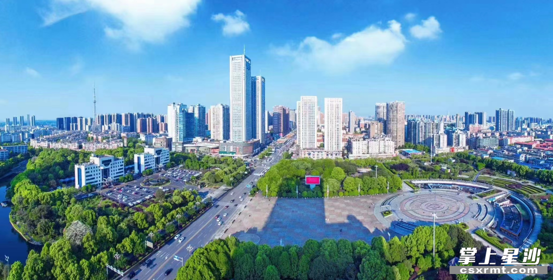 2022年，长沙县通过精心描绘城市“颜值”、精细刻画城市“表情”、精致塑造城市“气质”，打造人民满意的美丽城市。图为星沙城区。章帝 摄