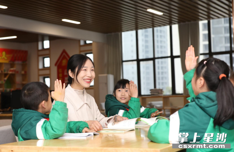 湖南师大附中星沙实验学校围绕“理性生活、德性生活、诗性生活”的办学理念开设了一系列富有特色的新生活课程。 李杰 摄
