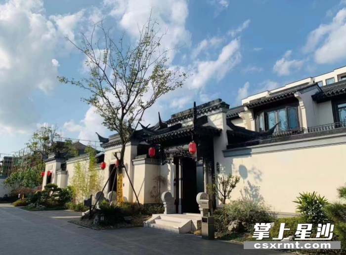 和泓·桃李春风项目已全面复工，预计于4月份开始分批次交付。
