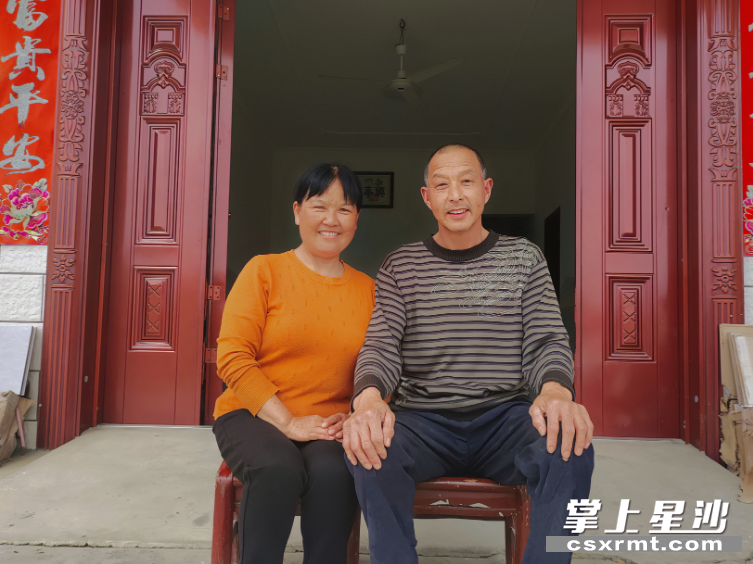 图为刘伟明夫妇。开慧镇 供图