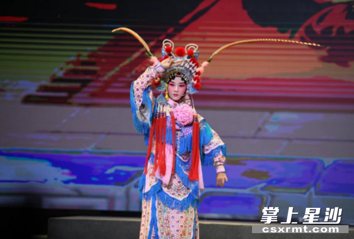 田汉小戏骨表演湘剧《扈家庄》。