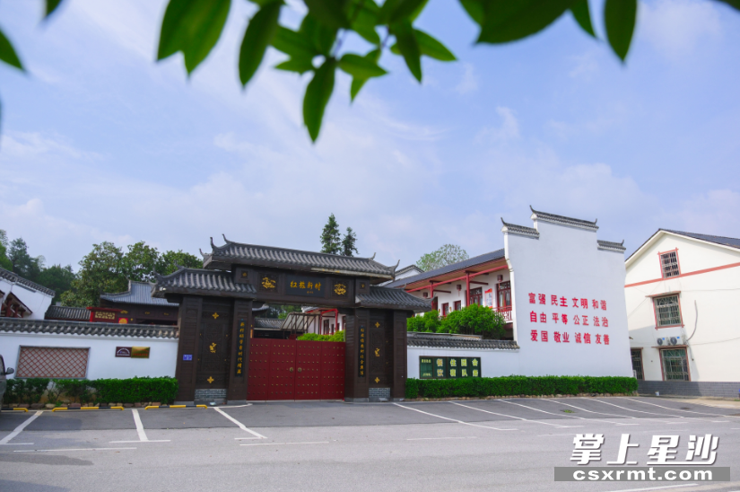 葛家山村红旅新村。章帝 摄