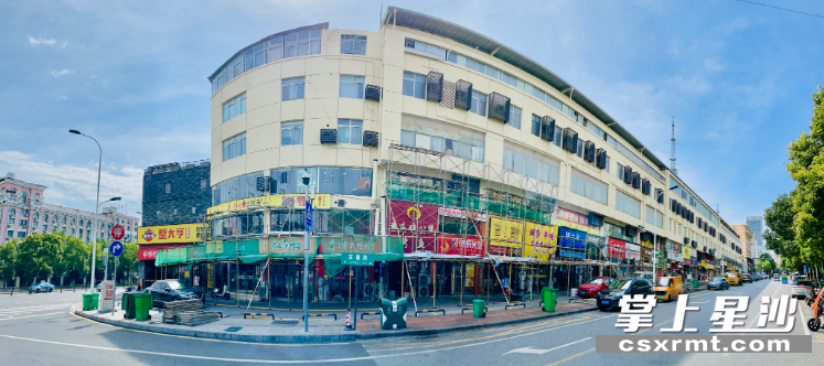 长沙县大力开展“百街千巷”行动，改善市民出行环境，提升生活品质。 盛磊 摄