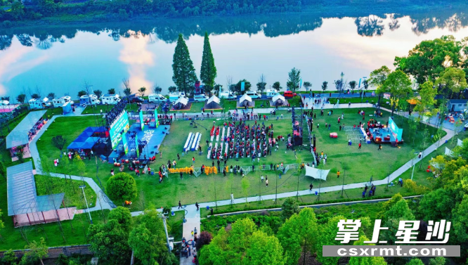 通过“村落景区一体化运营”，金洲村人气越来越旺。江背镇供图