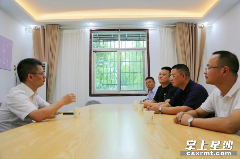 长沙市委第三专项巡察组组长杨志强率队就黄兴镇下沉接访活动予以督查。