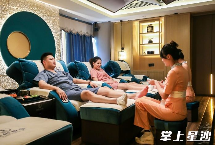  定财康悦连锁品牌不断提升服务，在行业内走在前列。企业供图