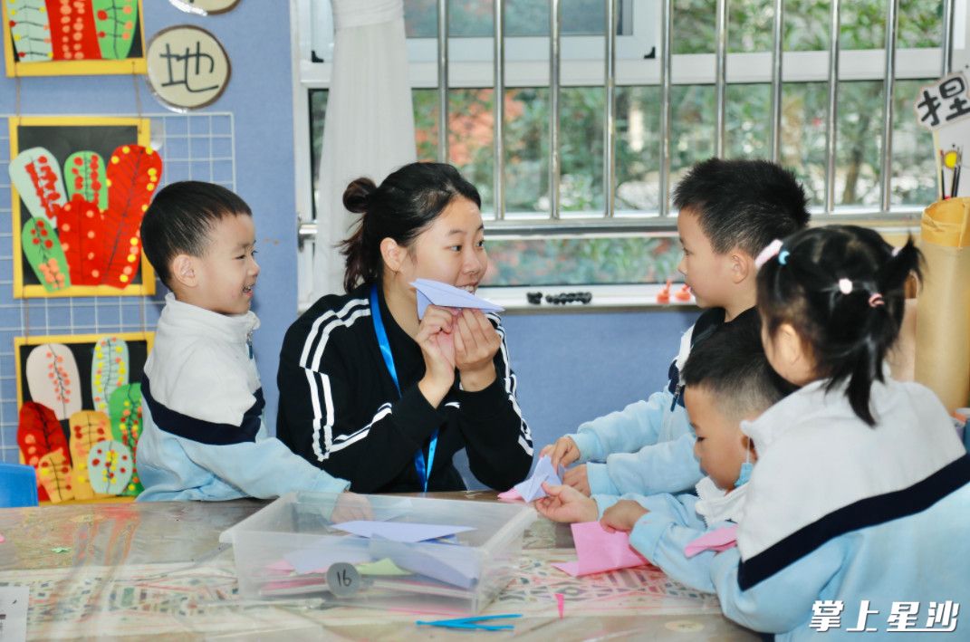 湘龙幼儿园老师进行教学活动展示。均为李杰 摄