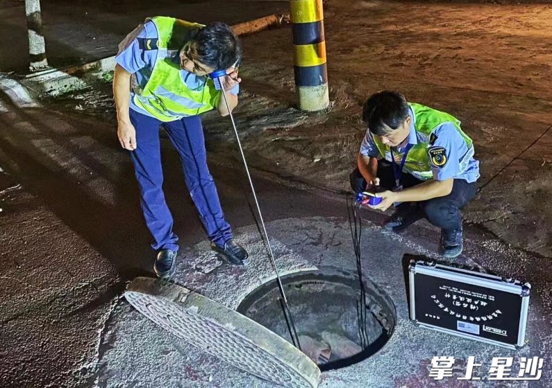 县水业集团对农村偷盗用水行为开展稽查。集团供图