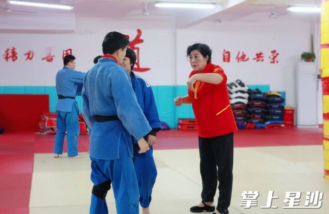 李跃华带领学员训练。均为文雅丽 摄