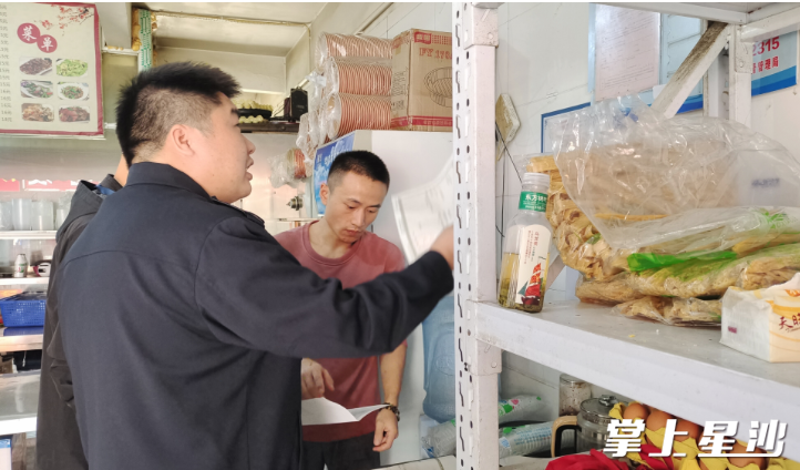 检查现场。高慧浈 摄 检查现场。高慧浈 摄