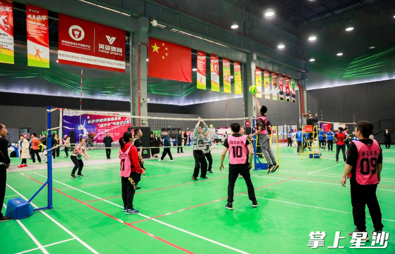 图为比赛现场。